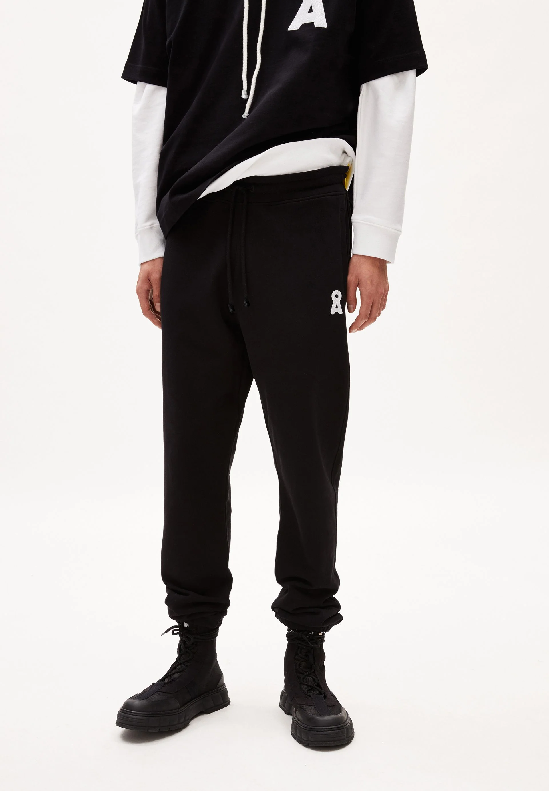 AAIKE ICONIC CAPSULE | black