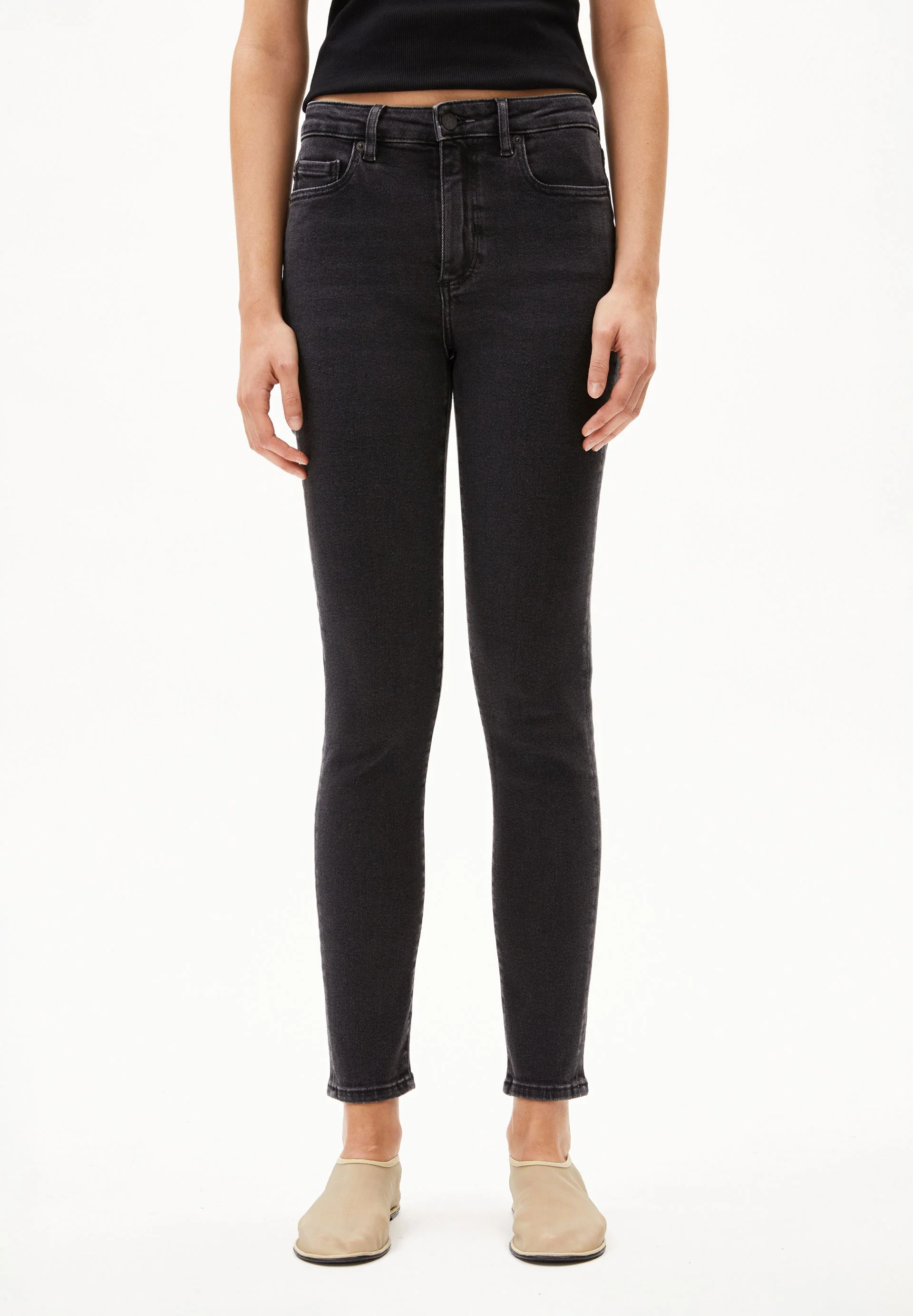 TILLAA | true black washed