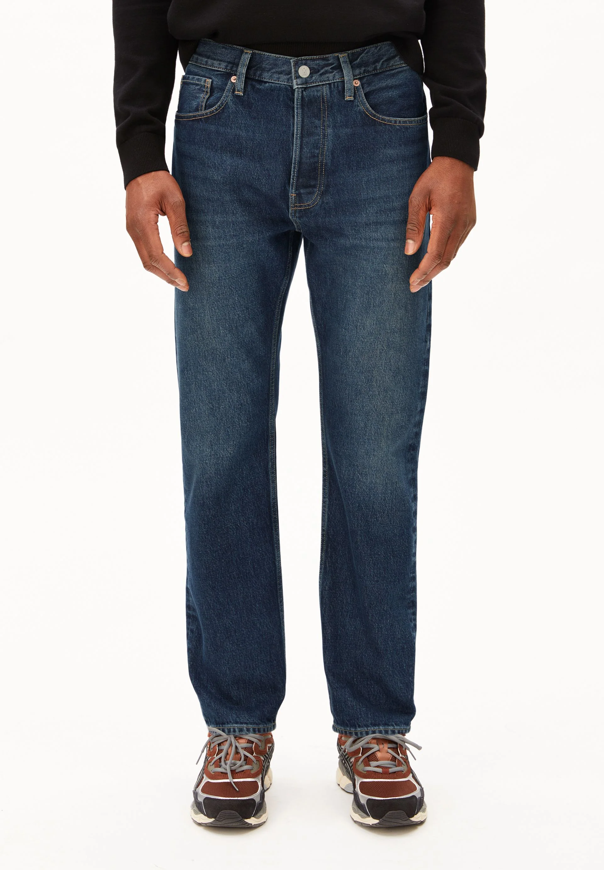 MAADOX CLASSIC STRAIGHT JEANS | moonstone