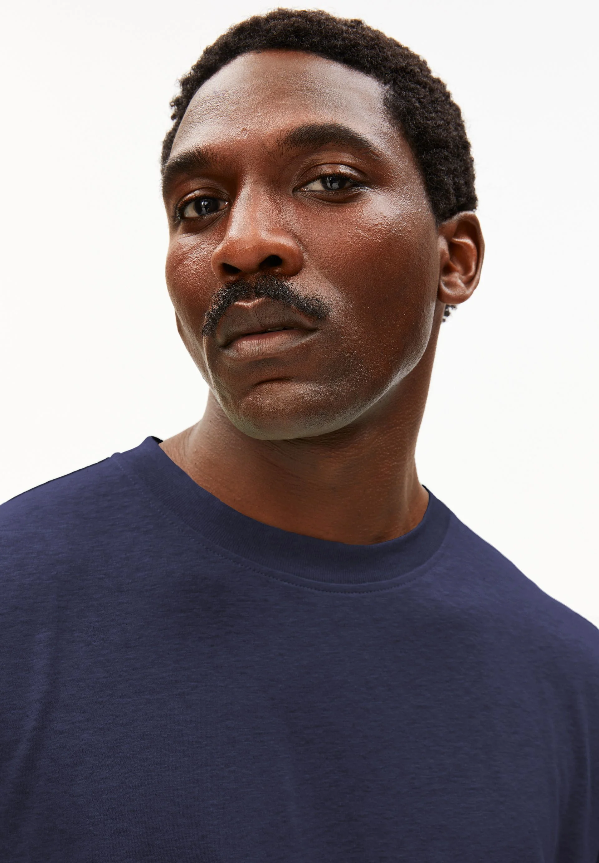 MAARKOS LEINEN-MIX T-SHIRT | tinted navy - Image 3