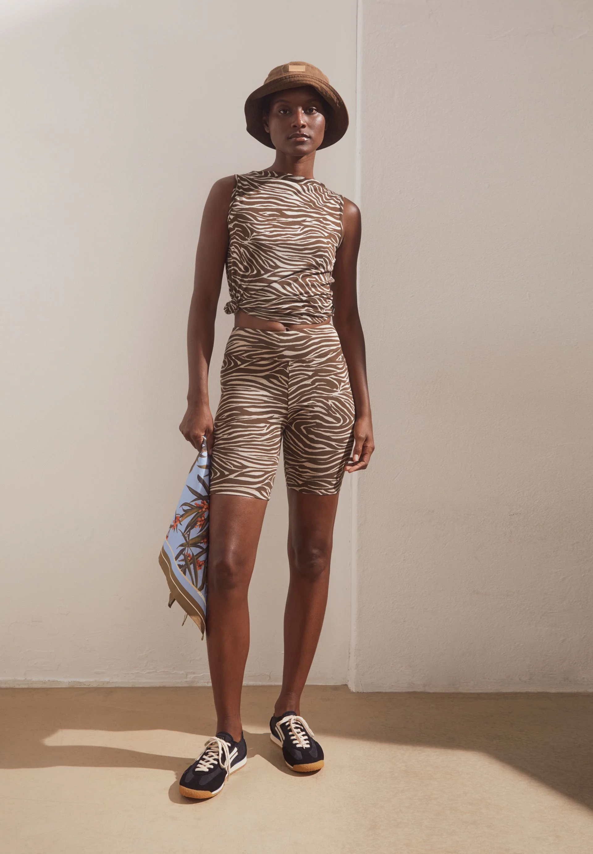 NEDAA ZEBRA MUSTER SHORTS | sandstone - Image 4
