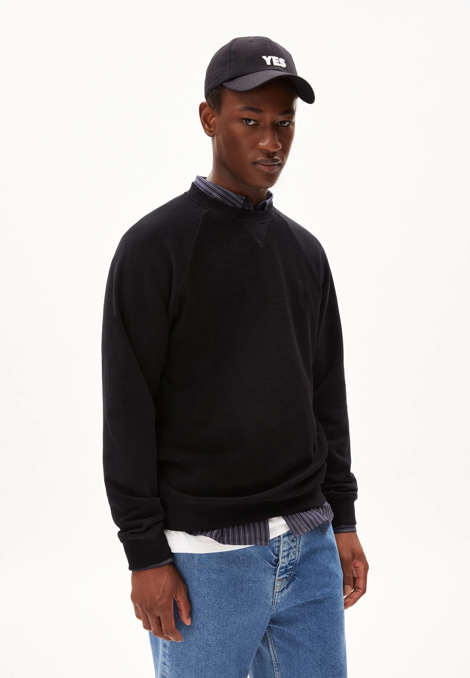 NIKOLAAR | black