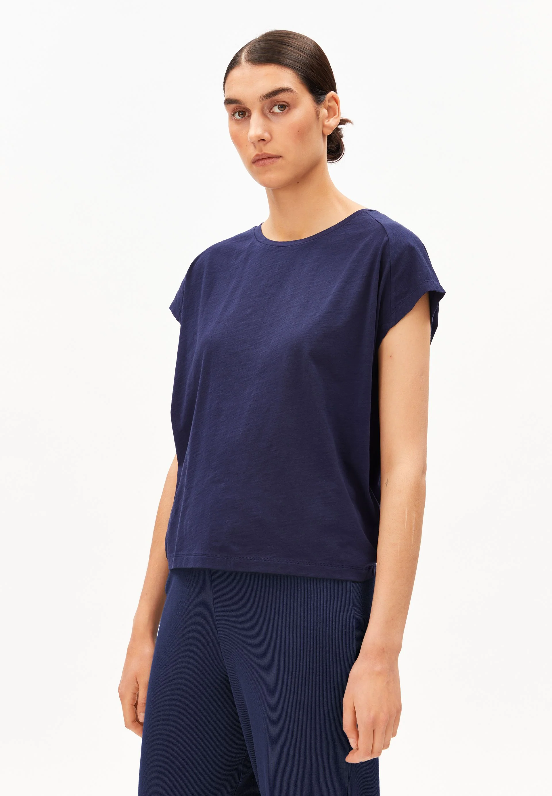 SLUB JERSEY T-SHIRT | tinted navy