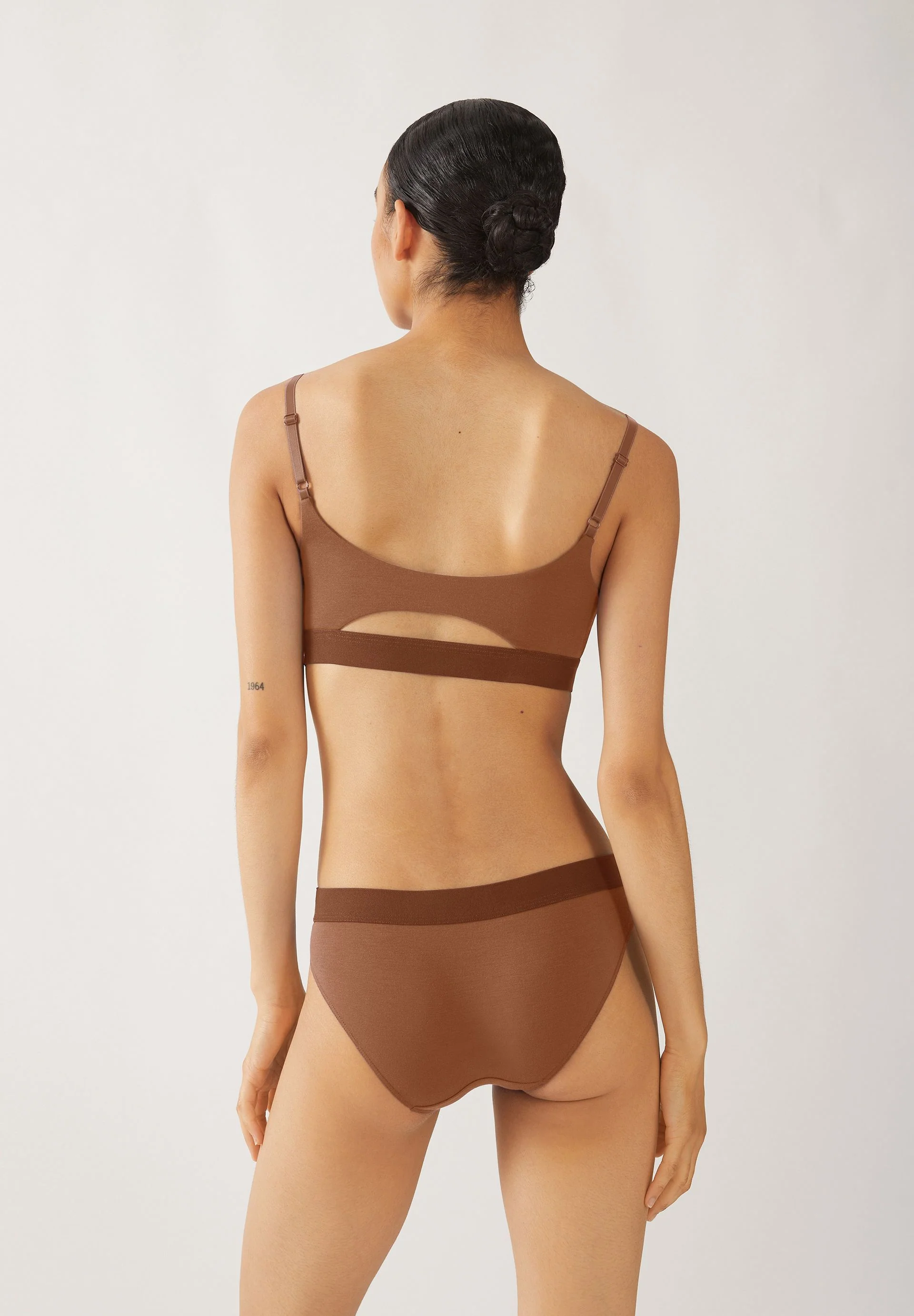 TRINAA SLIP | nutshell - Image 2